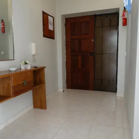 Com Piscina Junto A -