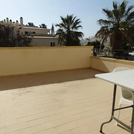 Com Piscina Junto A - Lägenhet