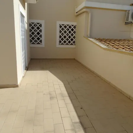 Com Piscina Junto A -