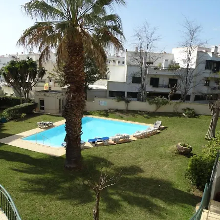 Com Piscina Junto A - Alvor