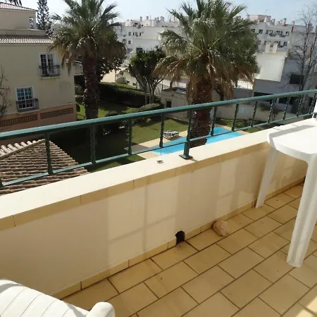 Com Piscina Junto A - Lägenhet